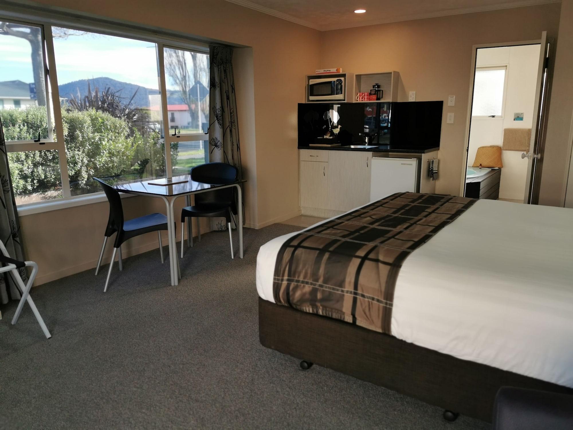 Capri On Fenton Motel 4*