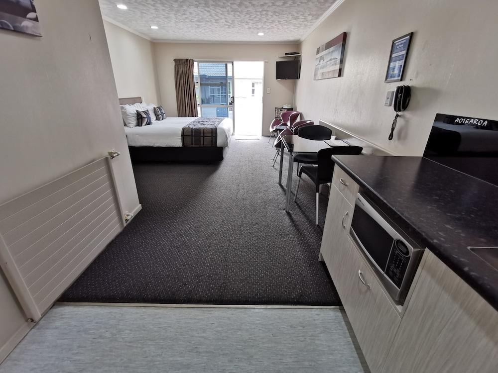 Motel Capri On Fenton 4*