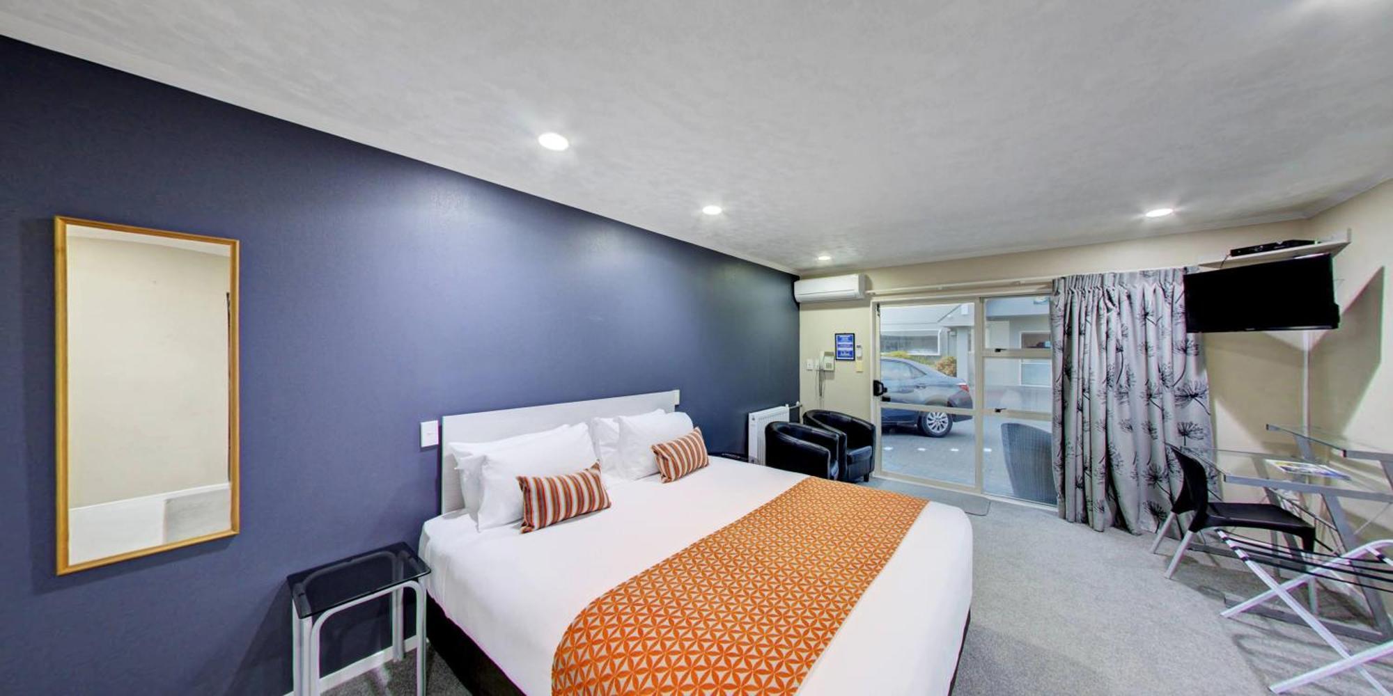 Capri On Fenton Motel